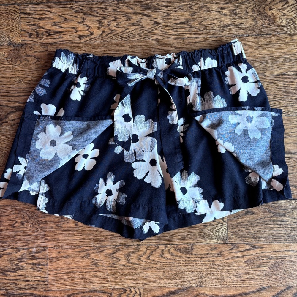 Madewell Black Floral Tie-Waist High-Rise Shorts Size Medium Flowy Boho Summer - Picture 3 of 7